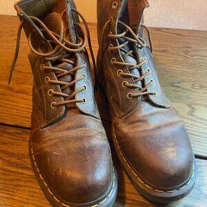 DR. MARTENS 11822 Mens Boots Brown Leather Distressed - MENS Size 13